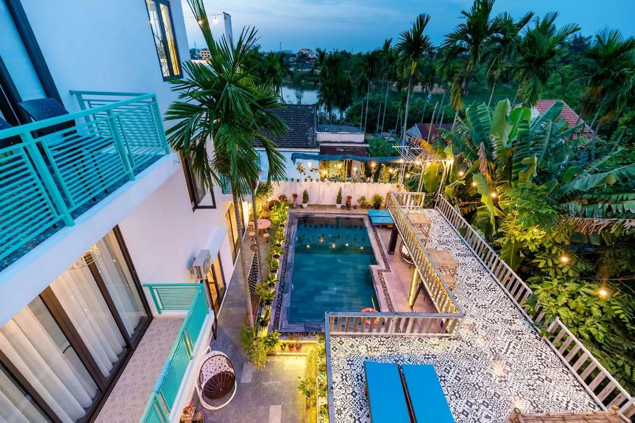 Sunny Riverside Homestay contacts